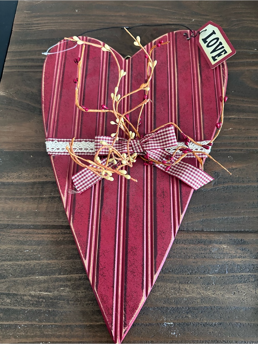 Red Heart Wall Hanging with Bow and 'LOVE' Tag